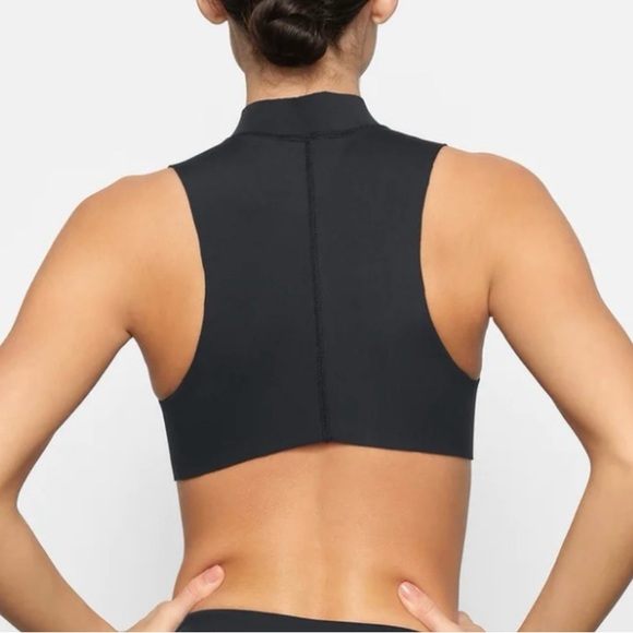 SKIMS NWT SWIM SPORT SCUBA ONYX BLACK ZIP FRONT SURF CROP TOP XXS - Picture 6 of 12
